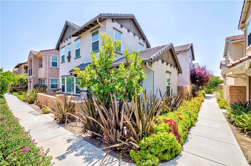 6949 Riverside Drive