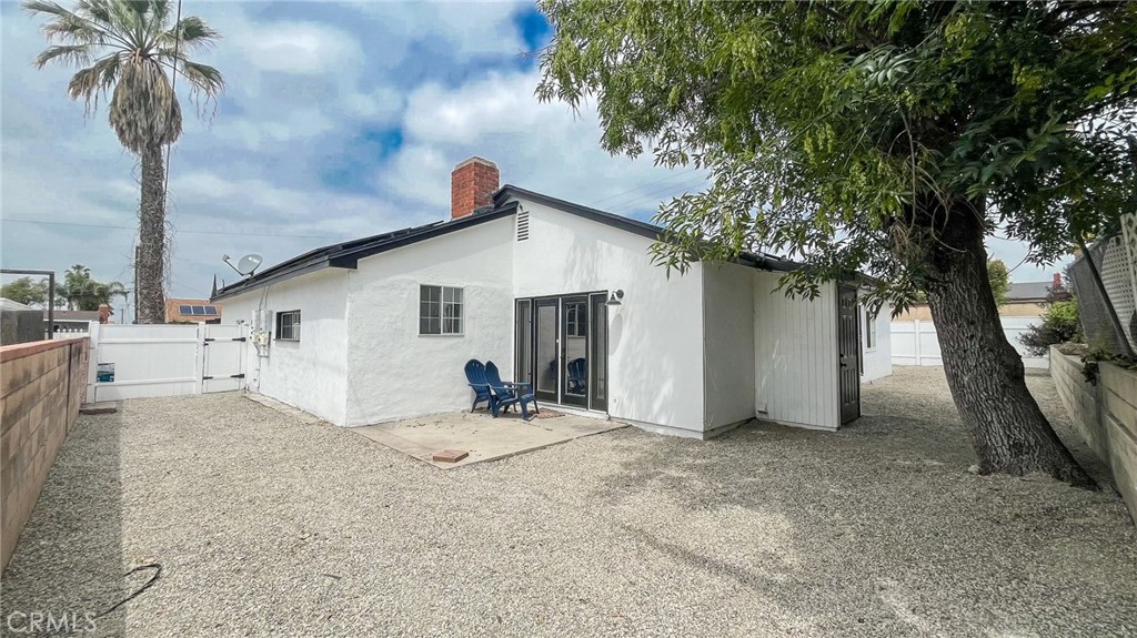 952 Graybar Avenue