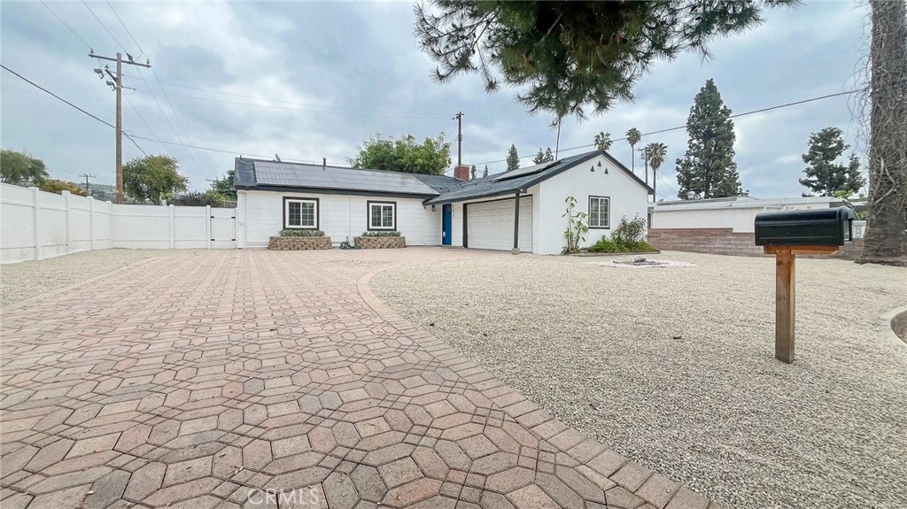 952 Graybar Avenue