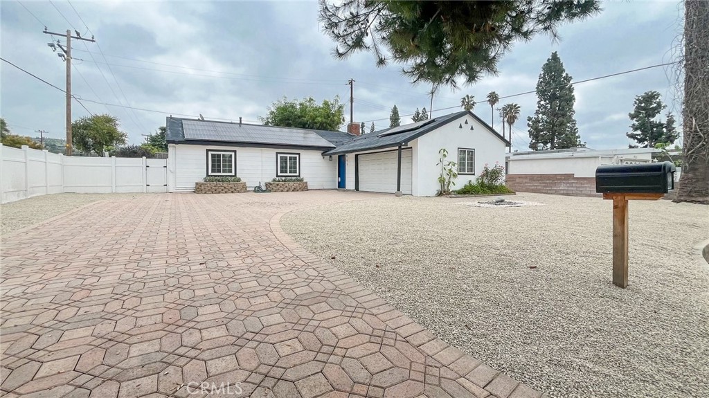 952 Graybar Avenue