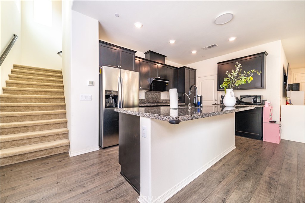 8635 Autumn Path Street