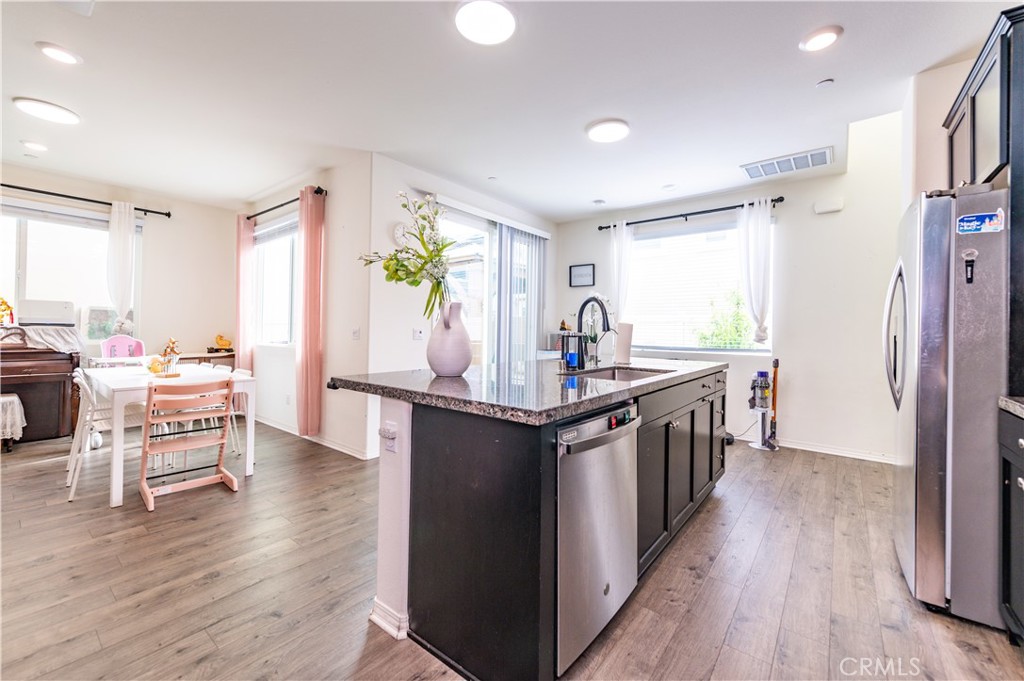 8635 Autumn Path Street