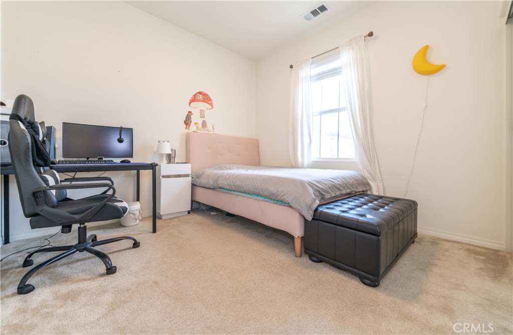 8635 Autumn Path Street