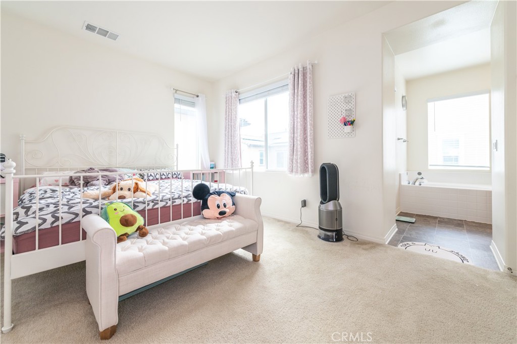 8635 Autumn Path Street