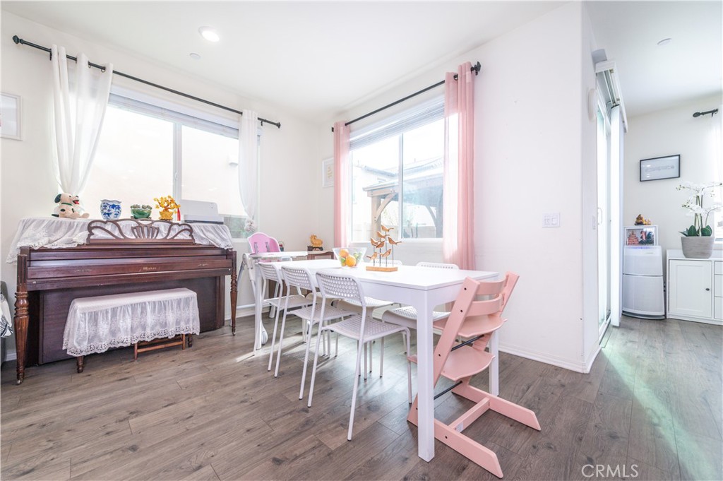 8635 Autumn Path Street