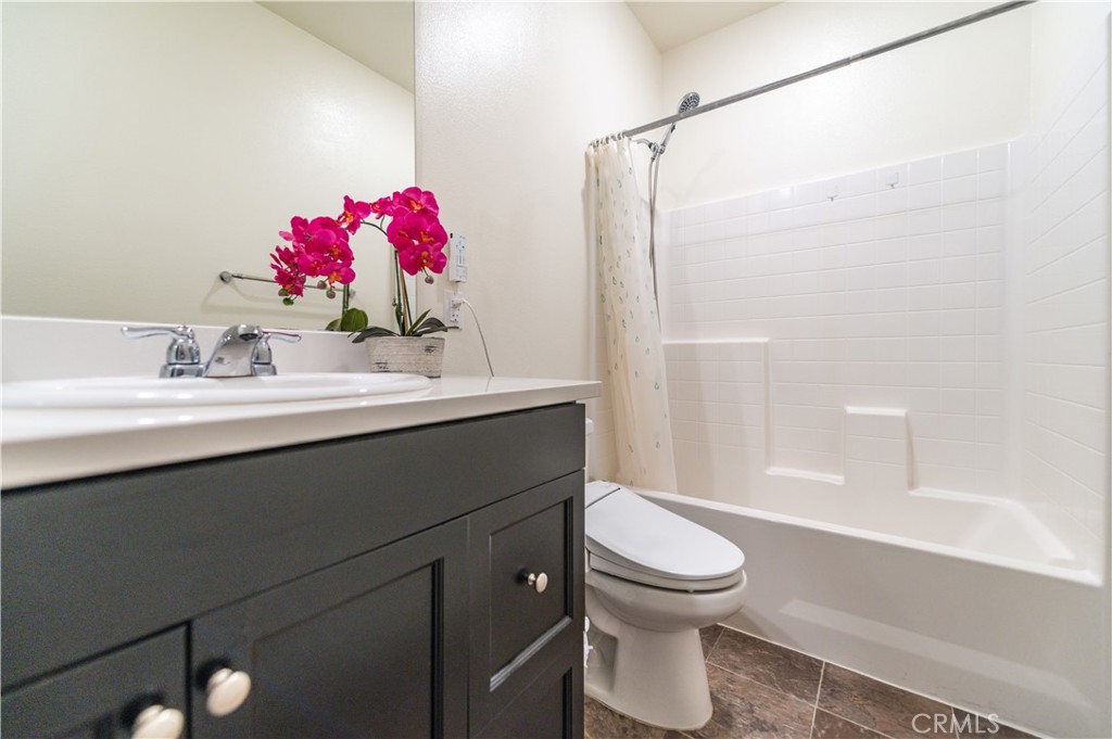 8635 Autumn Path Street