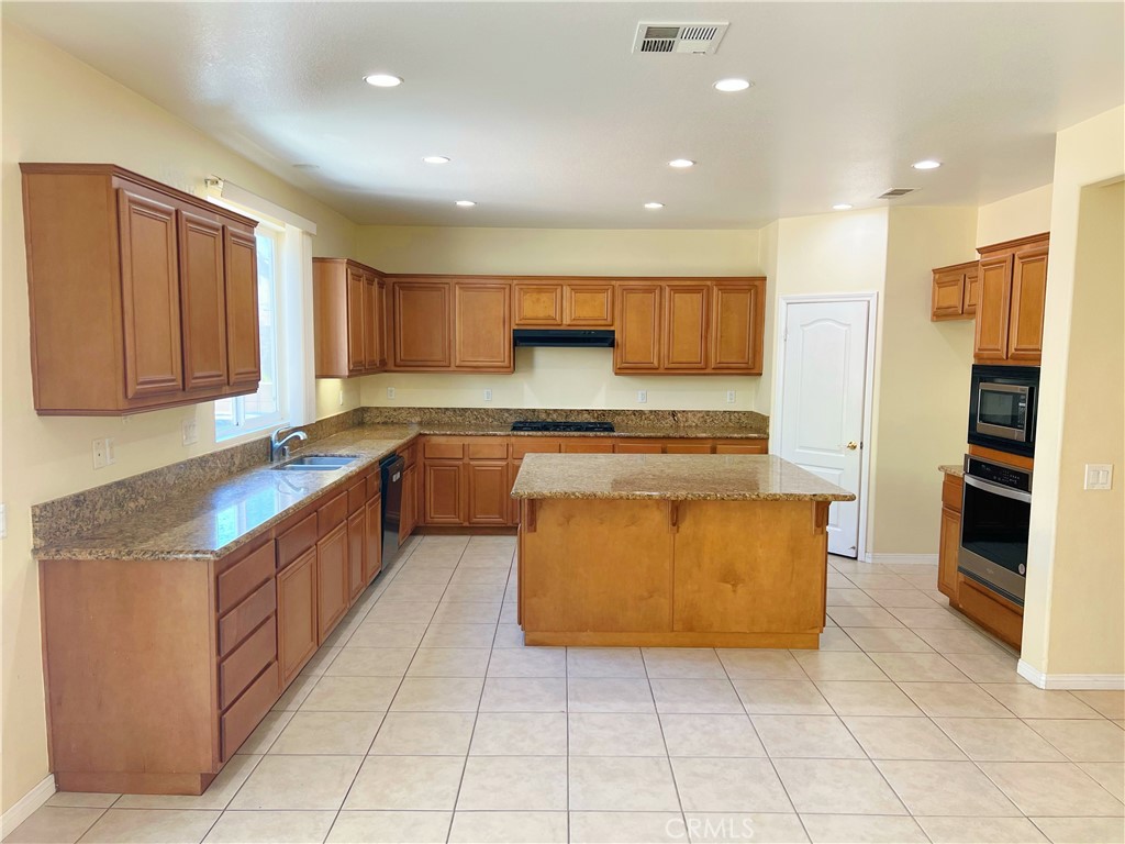 13748 Amberview Place