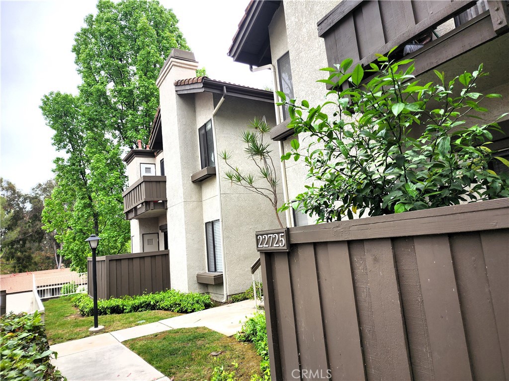 22725 Lakeway Drive 389
