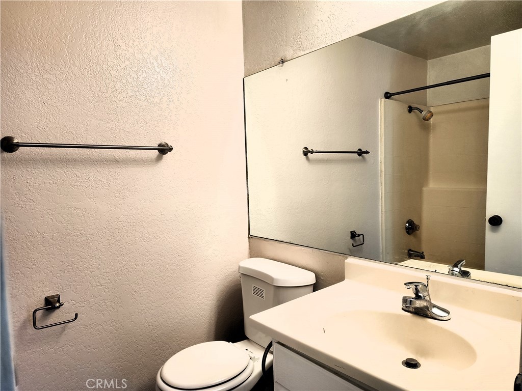 22725 Lakeway Drive 389
