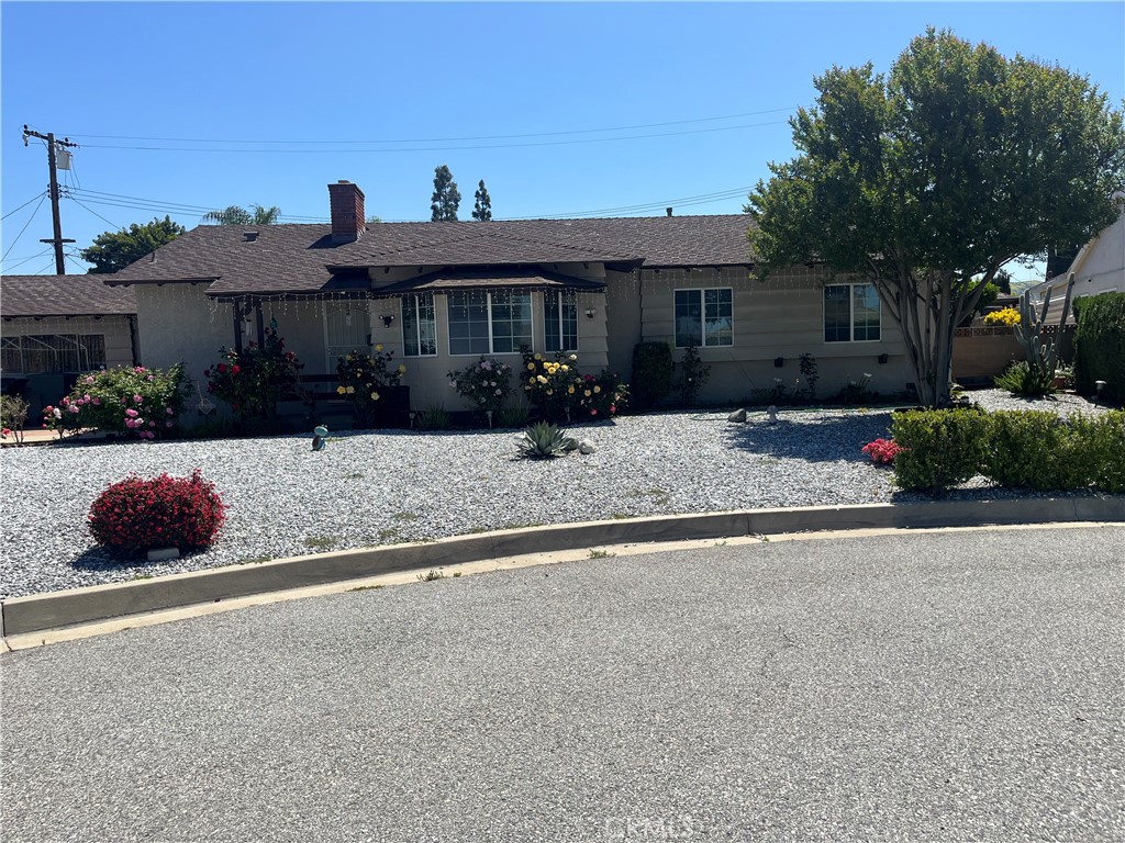 808 S Vanderwell Avenue