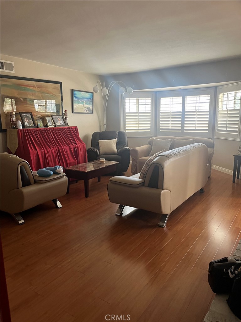 808 S Vanderwell Avenue