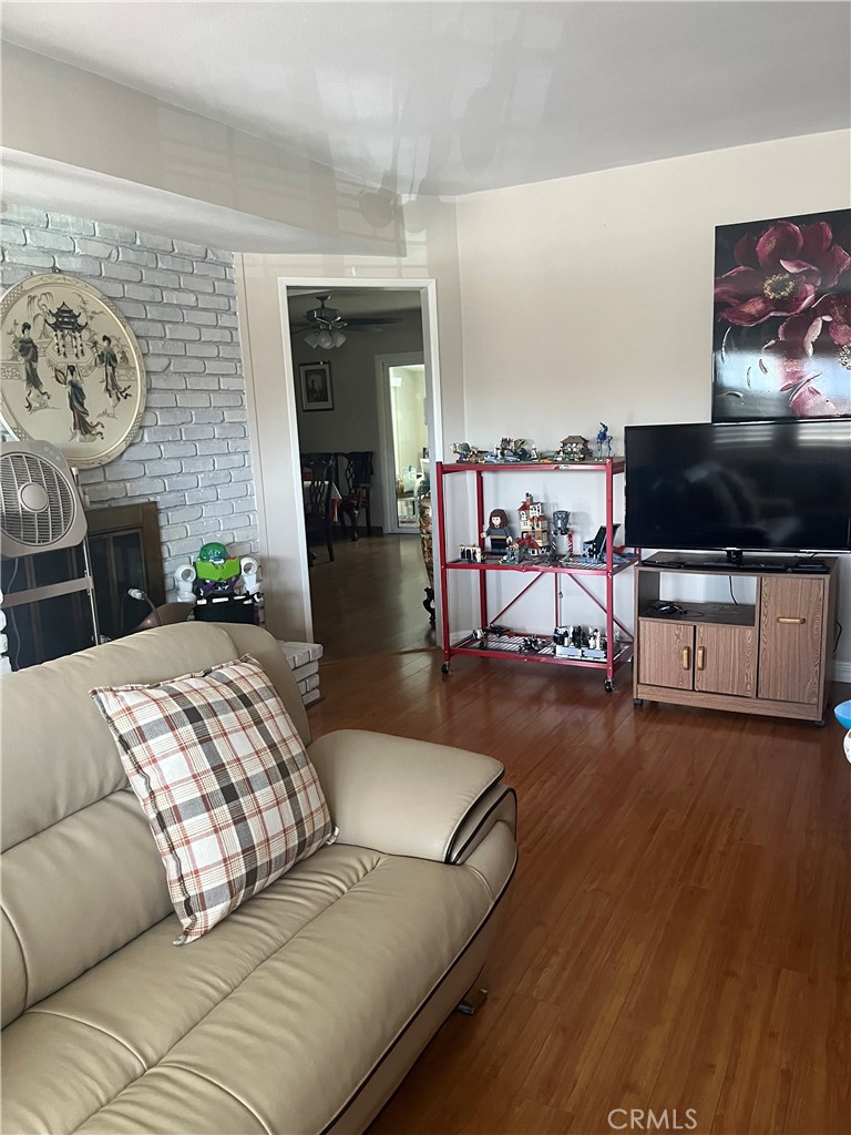 808 S Vanderwell Avenue