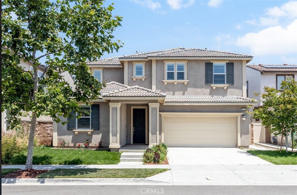 3247 E Yosemite Drive