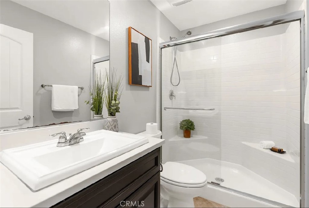 3247 E Yosemite Drive