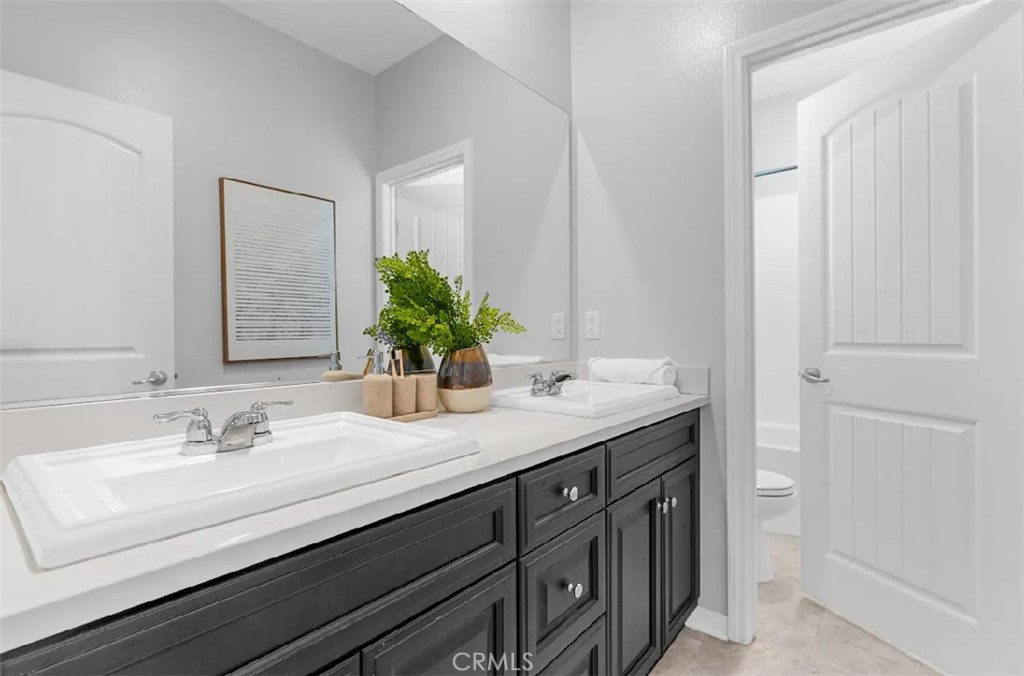 3247 E Yosemite Drive