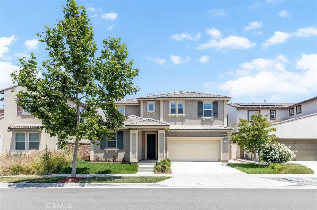 3247 E Yosemite Drive