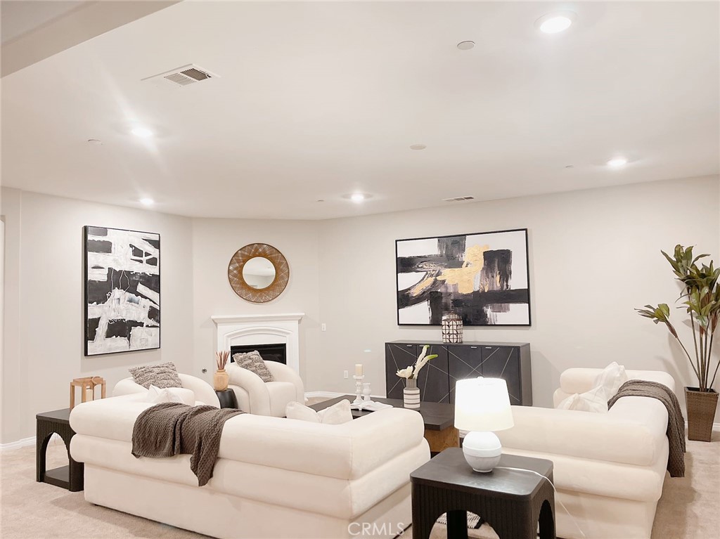 3247 E Yosemite Drive