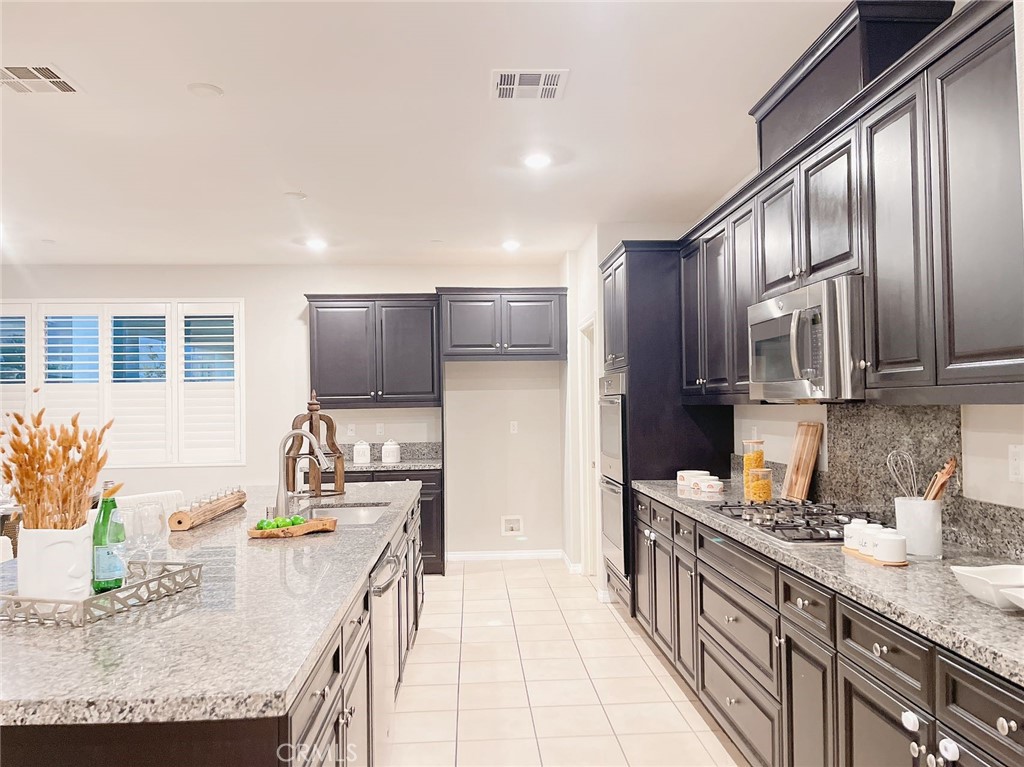 3247 E Yosemite Drive