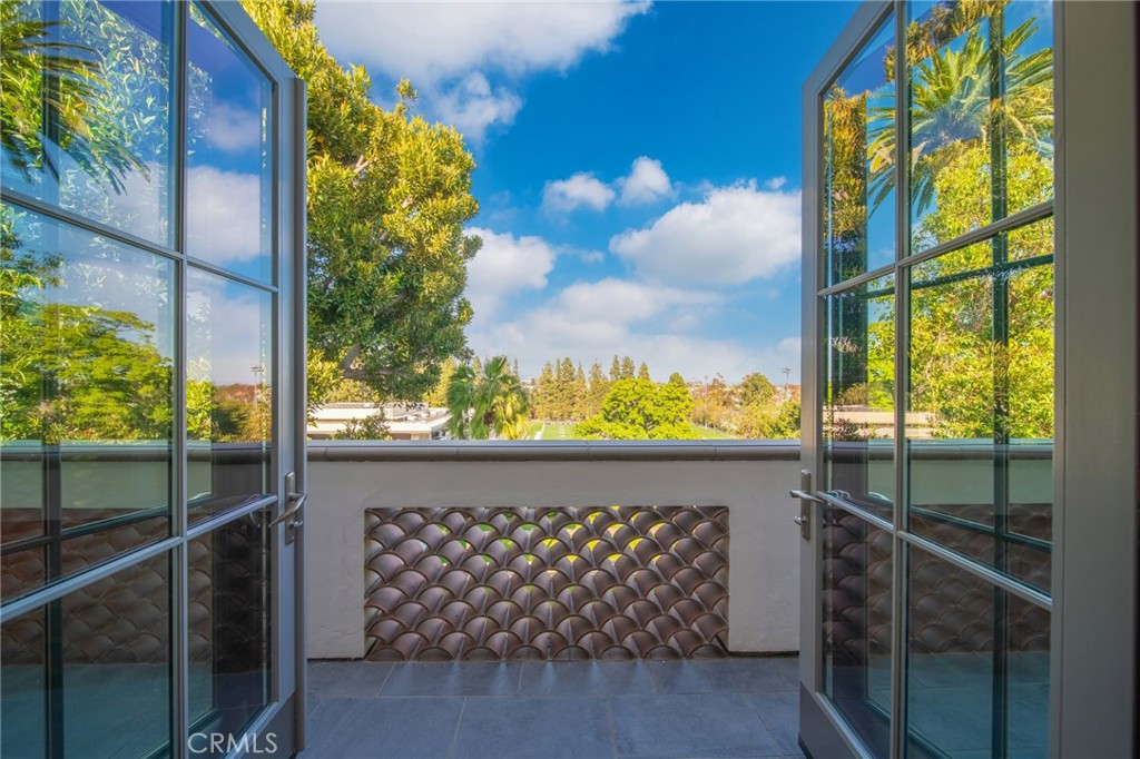 196 S Orange Grove Boulevard 304