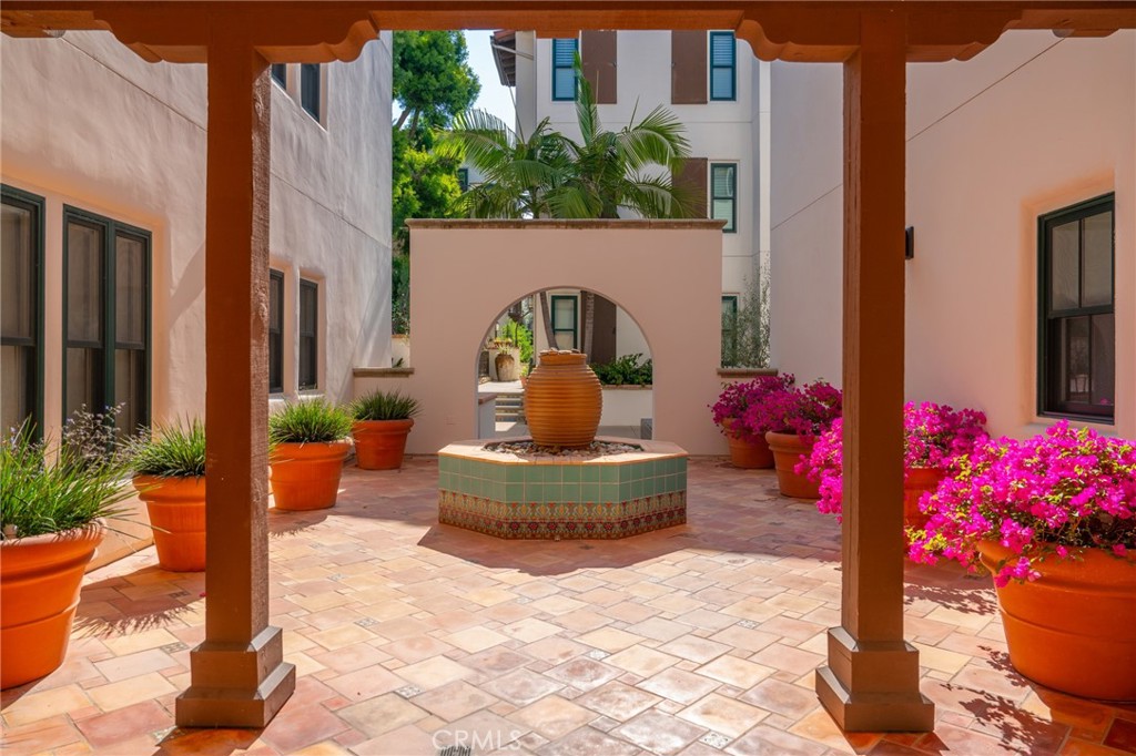 196 S Orange Grove Boulevard 304