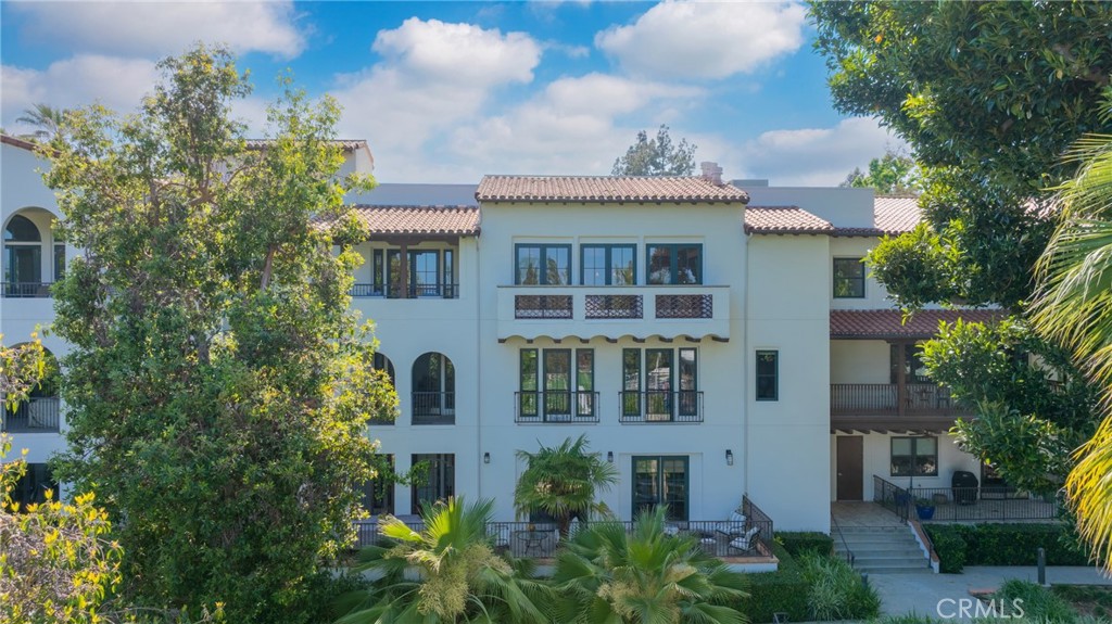 196 S Orange Grove Boulevard 304