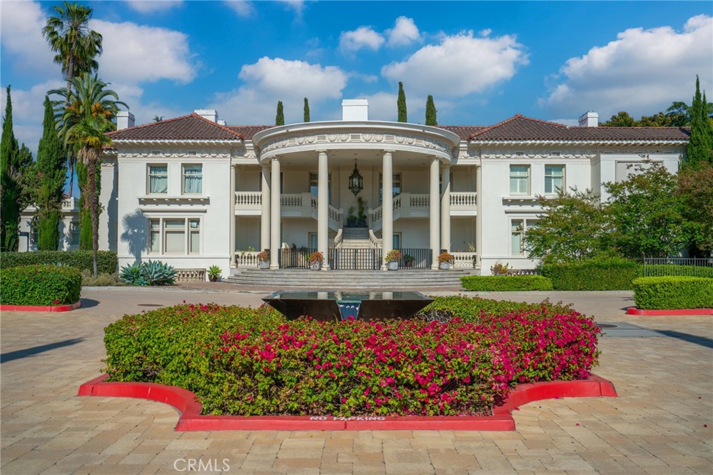 196 S Orange Grove Boulevard 304