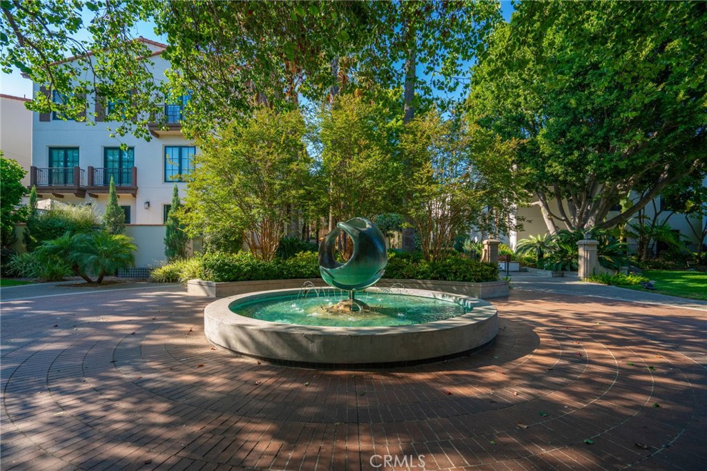 196 S Orange Grove Boulevard 304