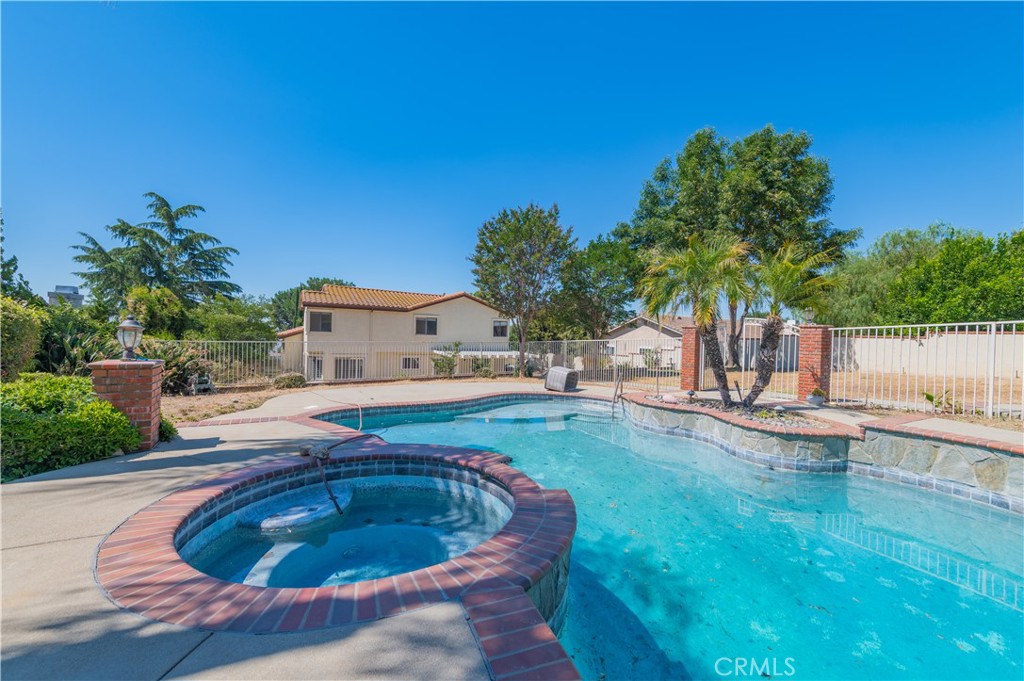 8156 Hillside Road