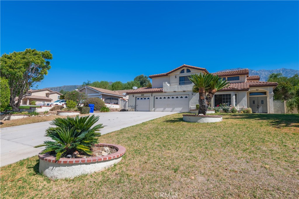 8156 Hillside Road