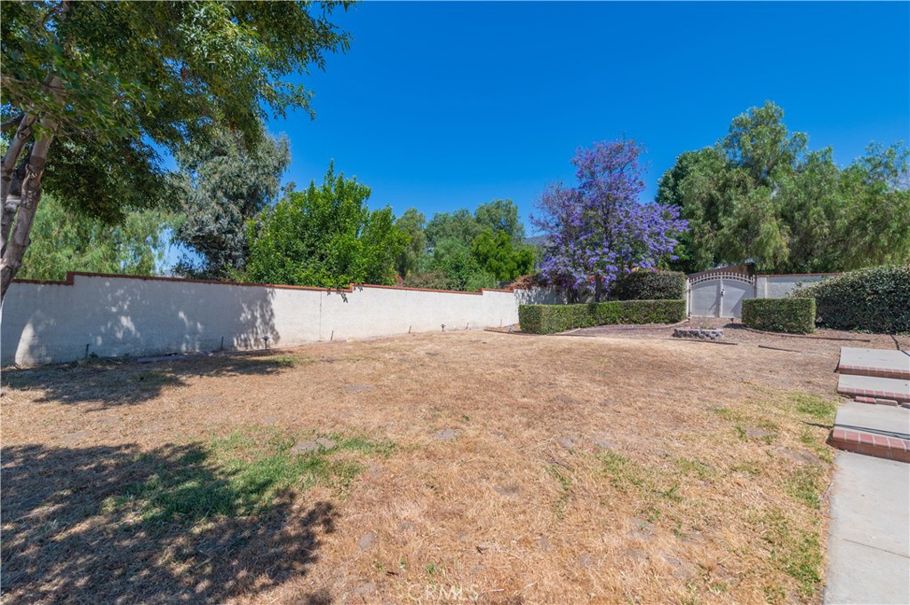 8156 Hillside Road