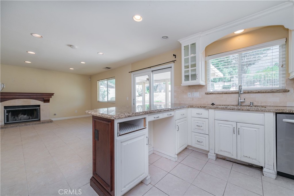 8156 Hillside Road