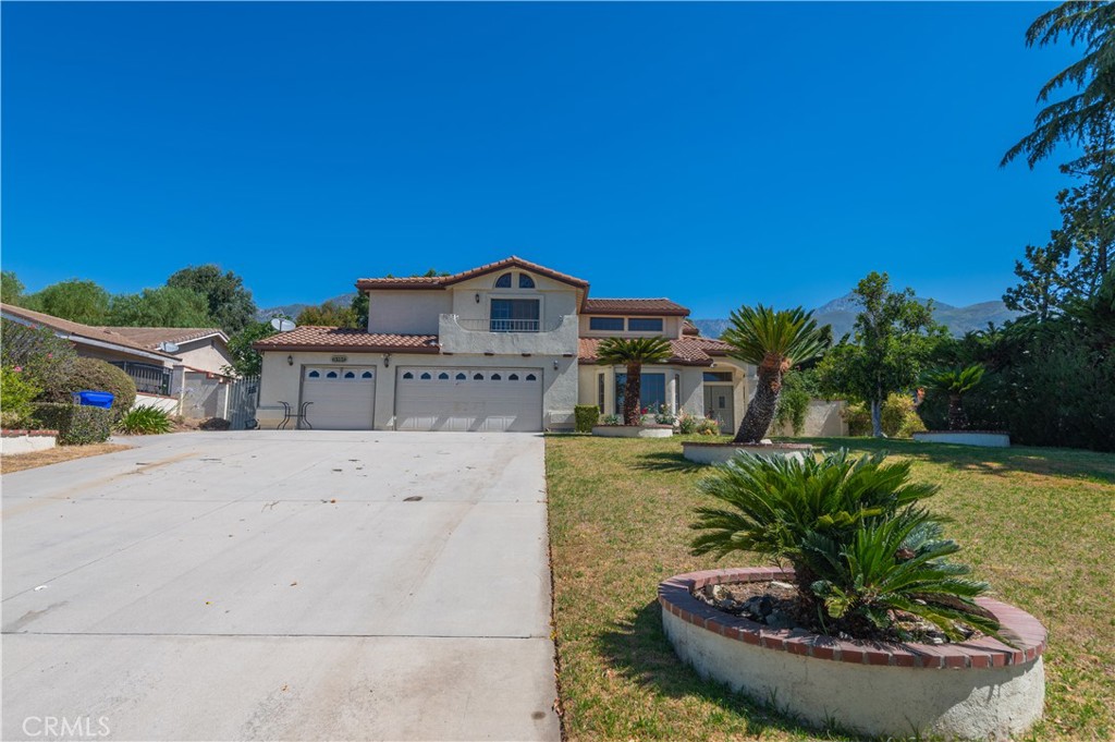 8156 Hillside Road