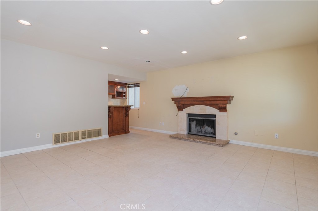 8156 Hillside Road
