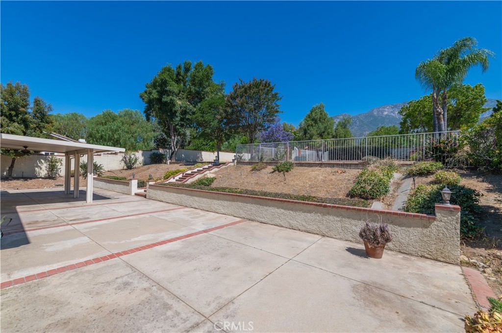 8156 Hillside Road