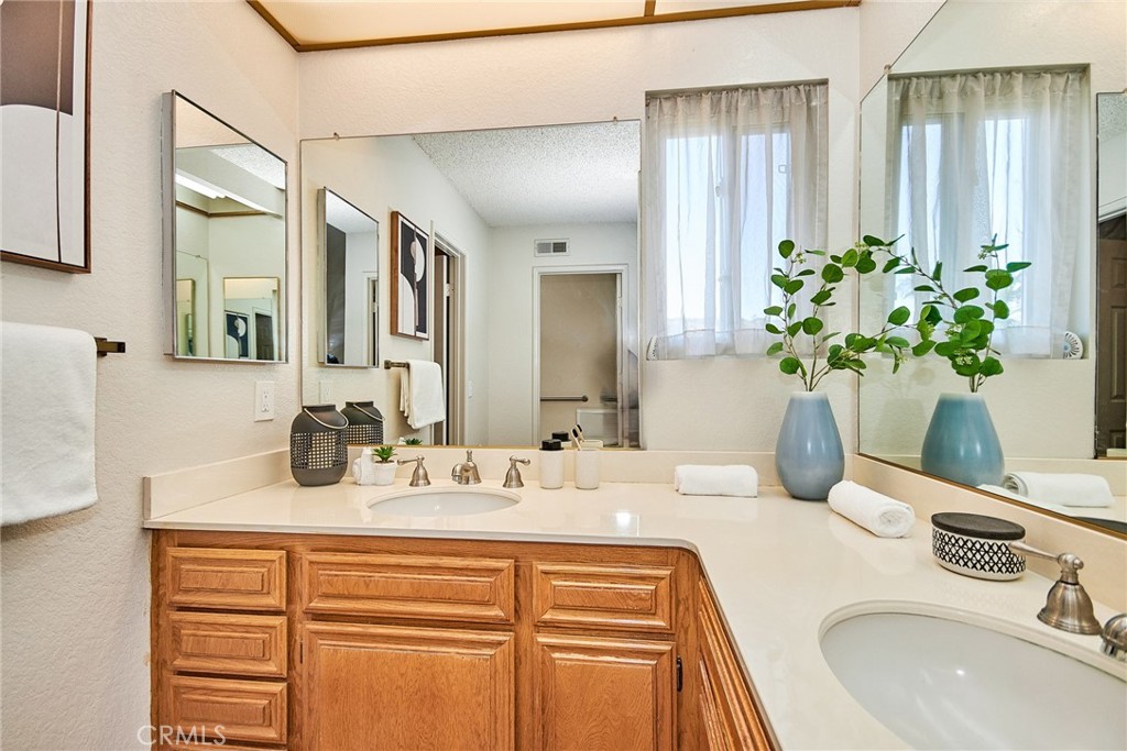 19035 Hickory Hill Lane