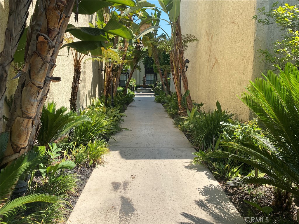 535 W Duarte Road 12