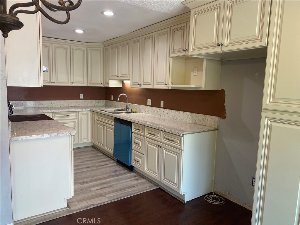 535 W Duarte Road 12