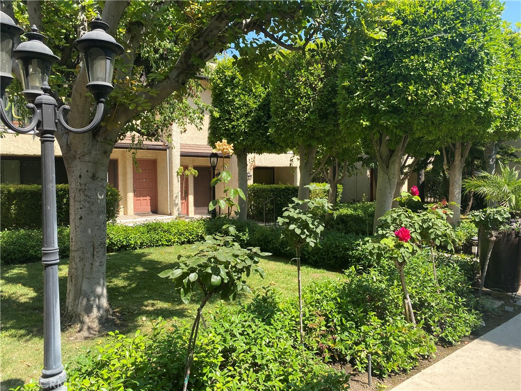 535 W Duarte Road 12