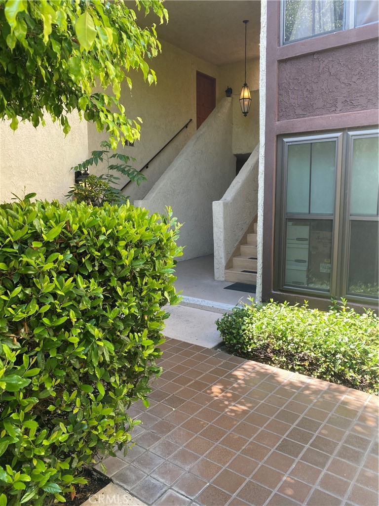 535 W Duarte Road 12