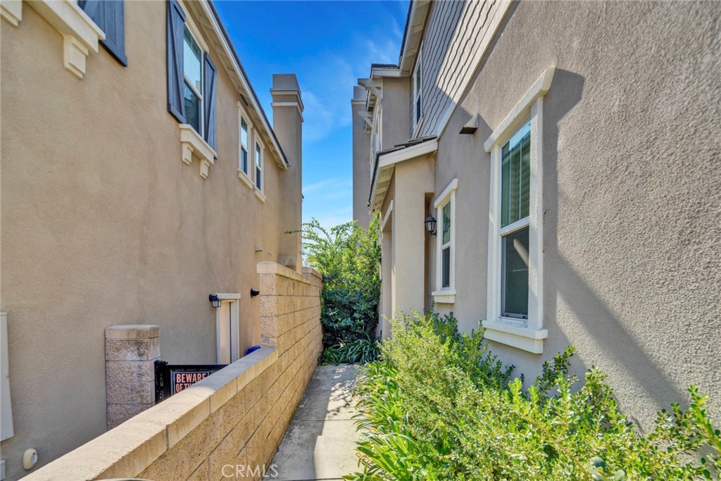 9727 La Vine Court