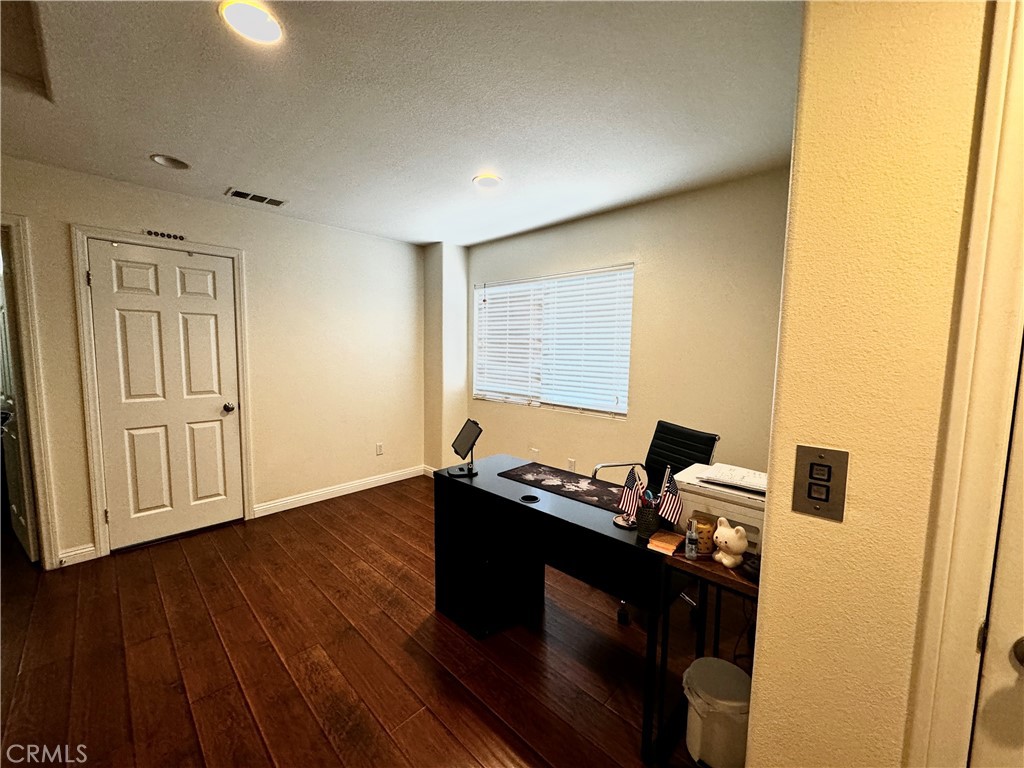 1561 Ledgestone Lane