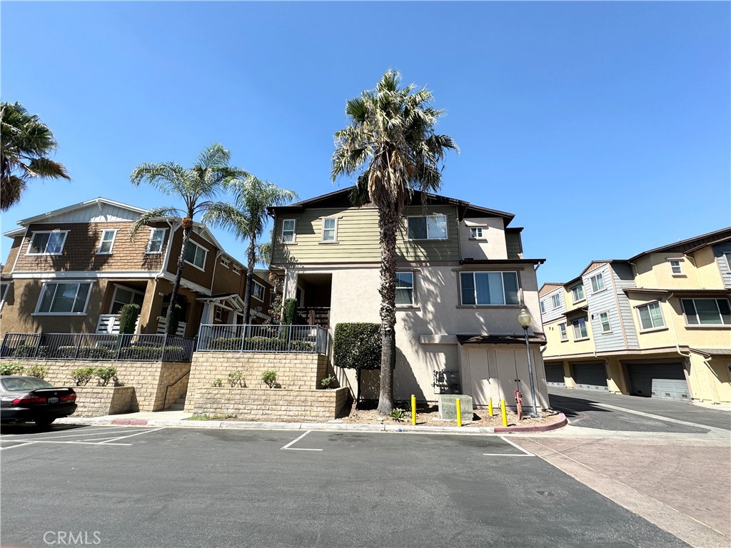1561 Ledgestone Lane