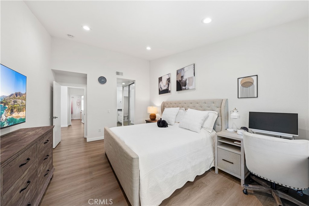 13182 Spire Circle