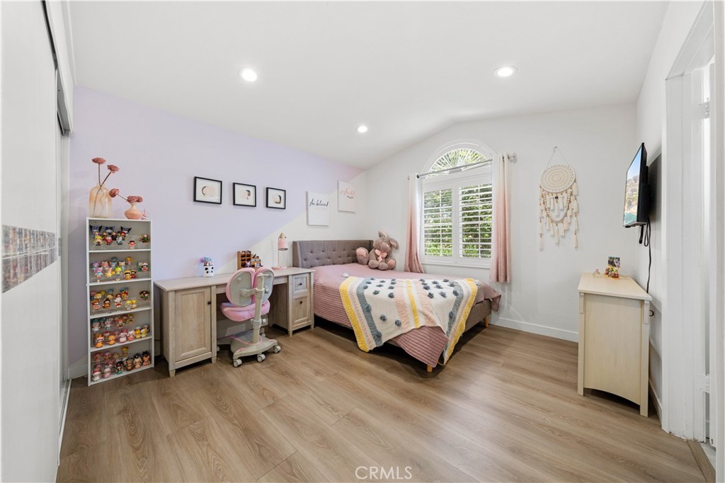 13182 Spire Circle