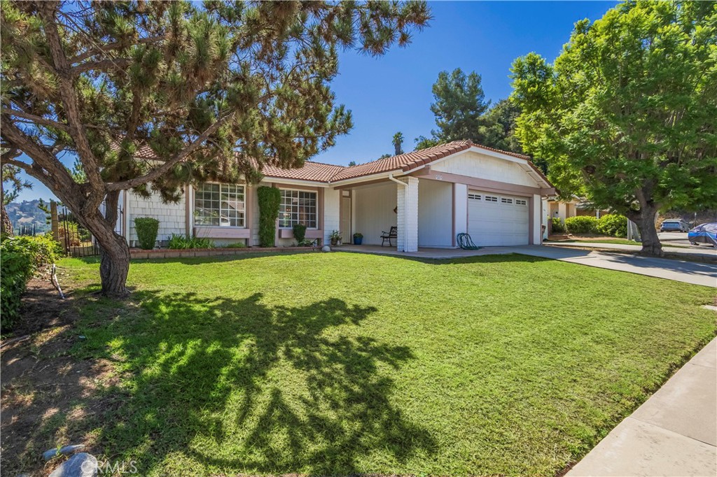 3202 Newbolt Circle