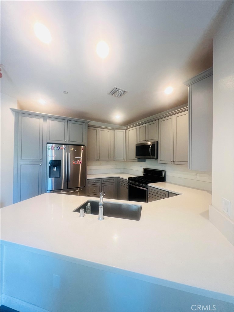 307 S San Dimas Ave