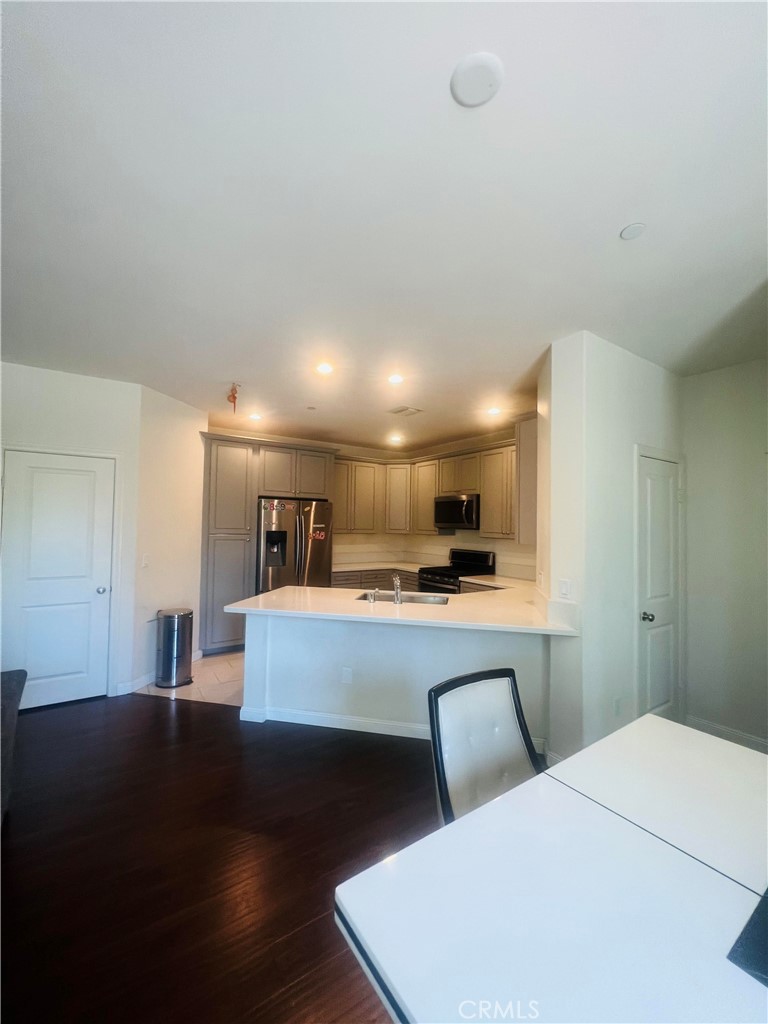 307 S San Dimas Ave