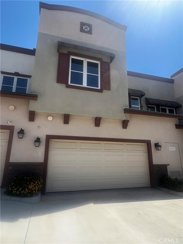 307 S San Dimas Ave