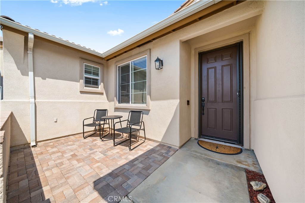 27922 Crescent Court