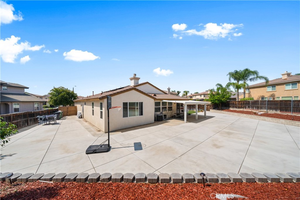 27922 Crescent Court